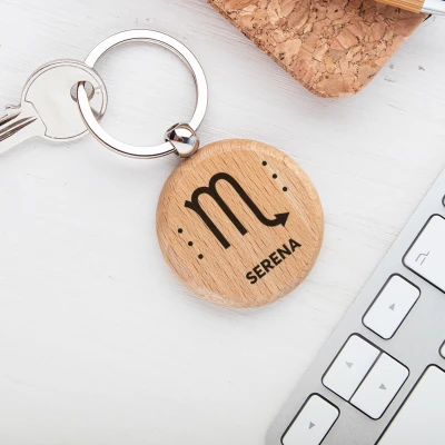 Portachiavi in legno - Con il segno zodiacale Scorpione