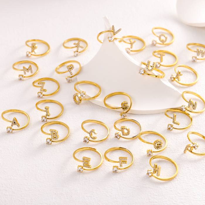 Anello personalizzato con iniziale