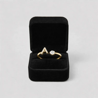 Anello personalizzato con iniziale