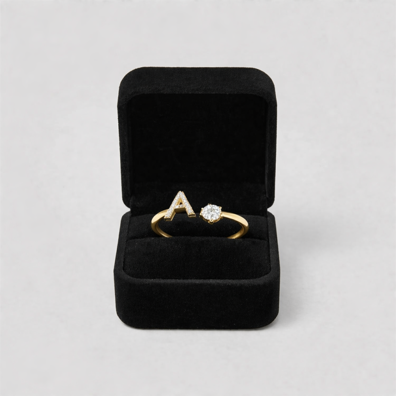 Anello personalizzato con iniziale