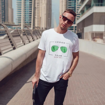 Maglietta personalizzata per l’addio al celibato - Groom Team Glasses