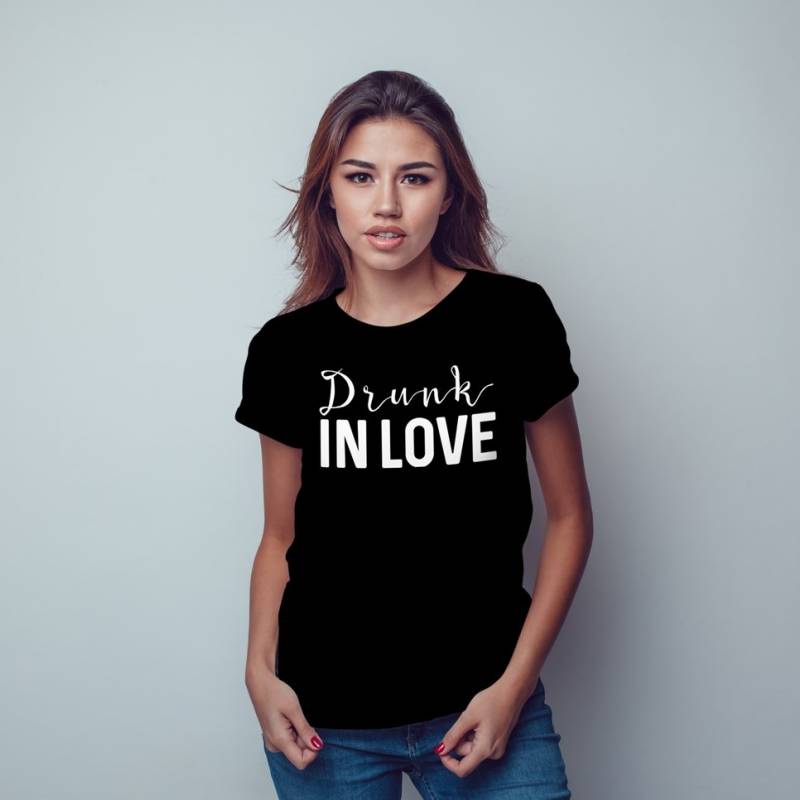 Maglietta personalizzata per l’addio al nubilato – Drunk in Love