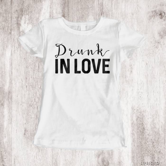 Maglietta personalizzata per l’addio al nubilato – Drunk in Love